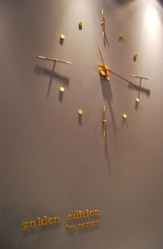 Часы Nomon Mixto Gold N 155, полированная латунь/орех. D=155см