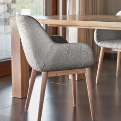 Стол Deyarina с дубовым шпоном и ножками из массива дуба 220 х 110 см