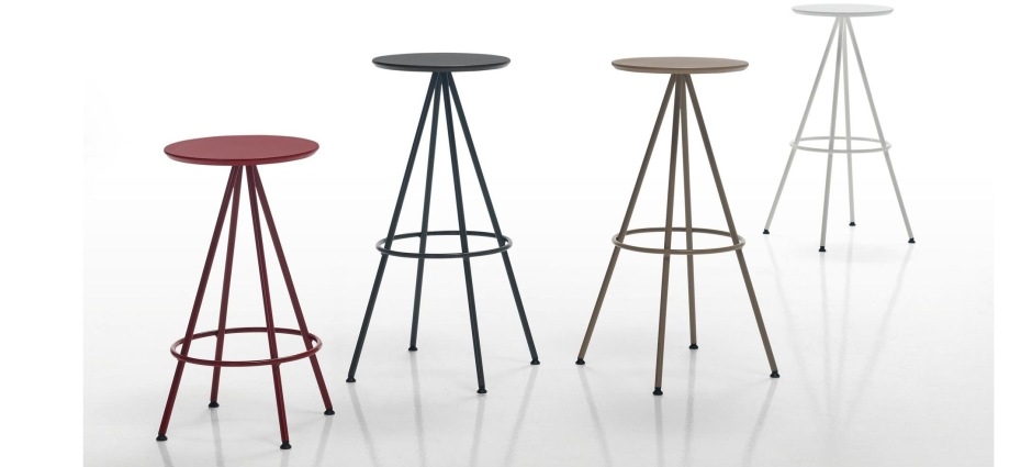 Барный табурет Sun с деревянным окрашенным сиденьем