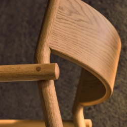 Стул Falconera со съемным чехлом из массива дуба с натуральной отделкой FSC Mix Credit