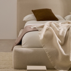Кровать Blok бежевая со съемными чехлами под матрас 90 х 200 см