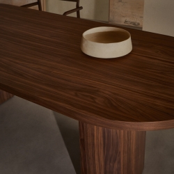 Стол Nealy с ореховым шпоном в натуральной отделке, 200 x 100 см