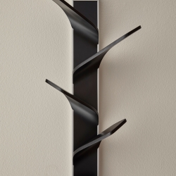 Вешалка для одежды ELX101