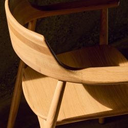 Стул Fondes из массива дуба с натуральной отделкой FSC Mix Credit