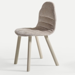 Стул Body на деревянных ножках с мягким сиденьем