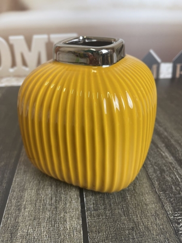 Ваза керамическая для цветов и сухоцветов Elegante 11,5 см Terra Design TDVSE1301