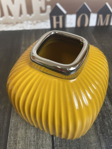 Ваза керамическая для цветов и сухоцветов Elegante 11,5 см Terra Design TDVSE1301