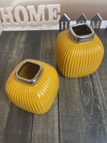 Ваза керамическая для цветов и сухоцветов Elegante 11,5 см Terra Design TDVSE1301