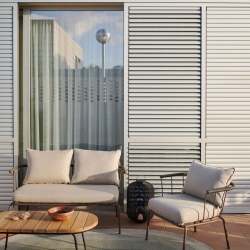 Salguer Журнальный столик из массива акации и коричневой стали Ø 100 x 50 см