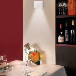 Настенный светильник O-tel AC белый