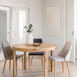 Rosie Стул из бежевой синели с ножками из массива ясеня