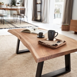 Журнальный столик Nahla из массива акации с натуральной отделкой 115 x 65 см