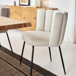 Стул Aniela из белой ткани букле и металла с черной отделкой