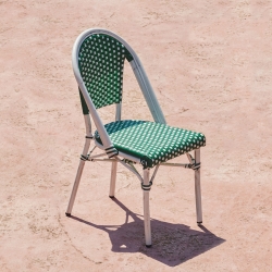 Marilyn Стул уличный из белого алюминия и зеленого синтетического ротанга