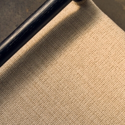 Скамейка Macaret со съемным чехлом из массива дуба с черной отделкой 120 см