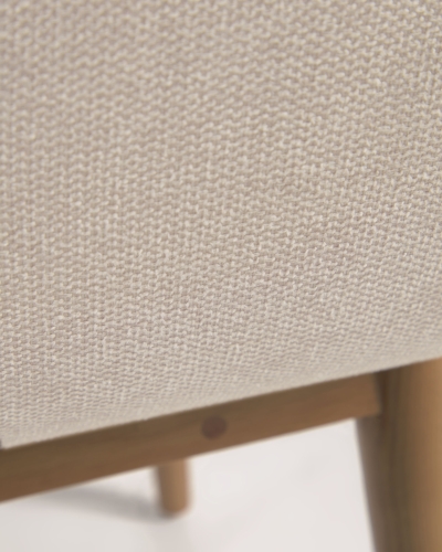 Стул Konna бежевого цвета на ножках из массива ясеня