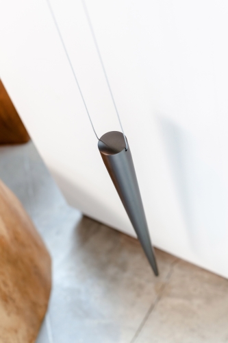 Часы Nomon PENDULO GRAPHITE N (основа - латунь с графитовой отделкой/стрелки и маятник - орех) D=74см, H-max.=400см