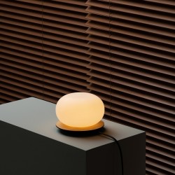 Настольная лампа Knock