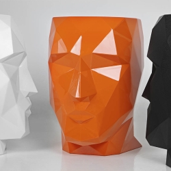 Столик Adan глянцевый лак