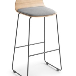Барный стул Bisell 67 см на металлических ножках с деревянной спинкой и мягким сиденьем