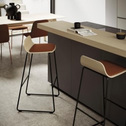 Барный стул Bisell 77 см на металлических ножках с деревянной спинкой и мягким сиденьем