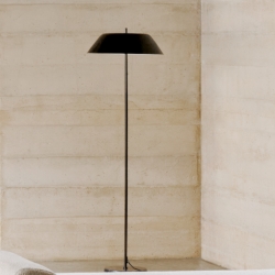 Торшер Sayra из черного мрамора и металла с черной окраской