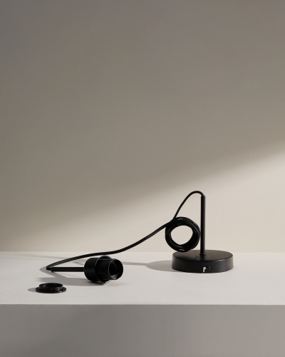 Основание металлического светильника Fluvia черного цвета, 250 см