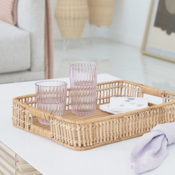 Настольная лампа из ротанга Kamaria среднего размера с натуральной отделкой