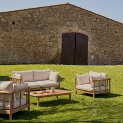 Комплект Sacova из 2 кресел, 2-местного дивана и журнального столика из массива эвкалипта