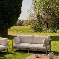 Комплект Sacova из 2 кресел, 2-местного дивана и журнального столика из массива эвкалипта