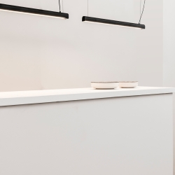 Подвесной светильник Vico 600 черного цвета с розеткой на поверхности