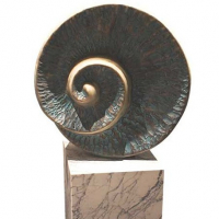 Фигурки и статуэтки